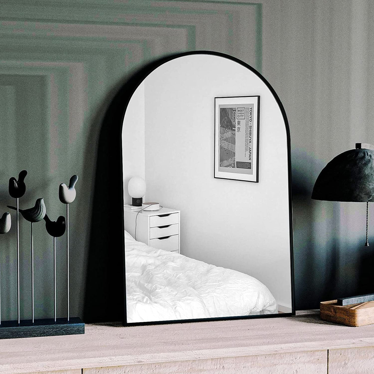 Wall Mounted Mirror, 20 x 30 Arch Gold J263