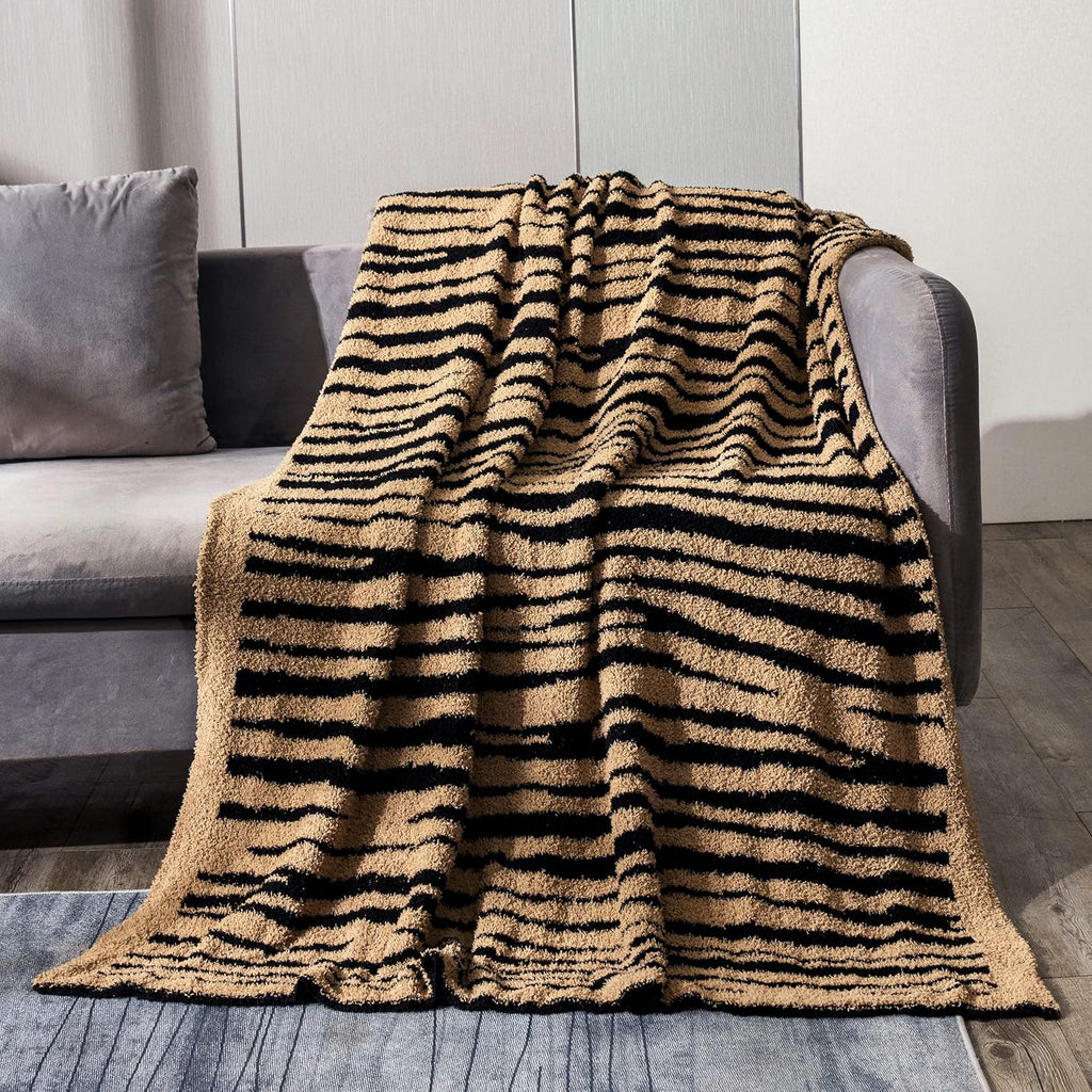 Chunky Knit Chenille Throw Blanket 50 x 60 R598