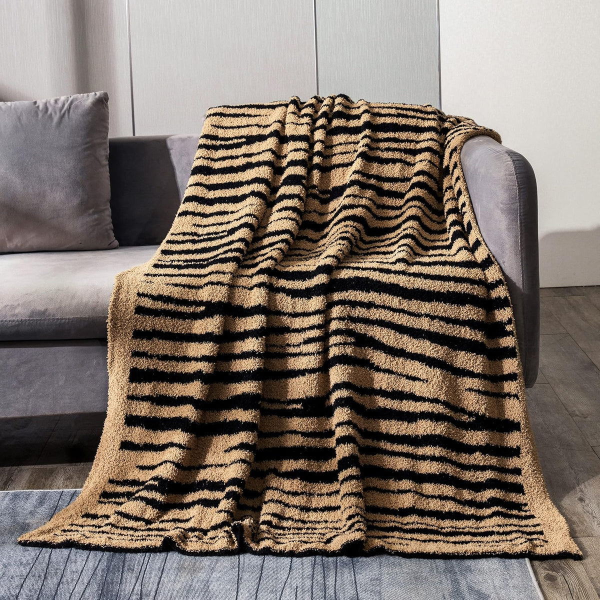 Chunky Knit Chenille Throw Blanket 50 x 60 R598