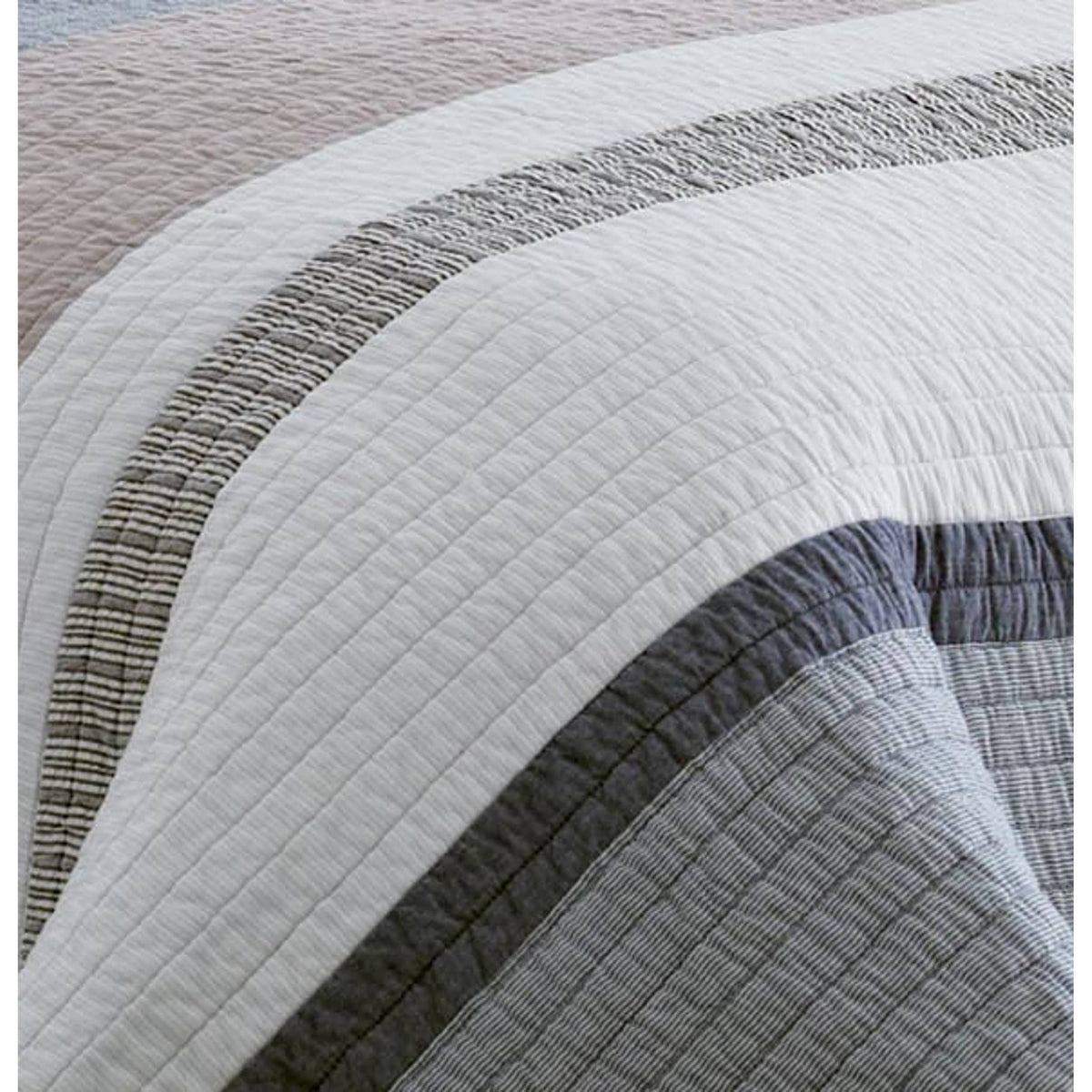 King Cotton Reversible Quilt T39387