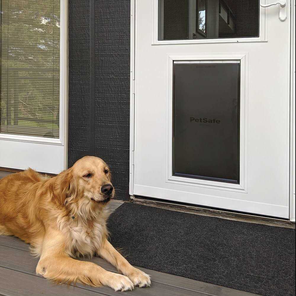 White High-view Wood Core Storm Door U756