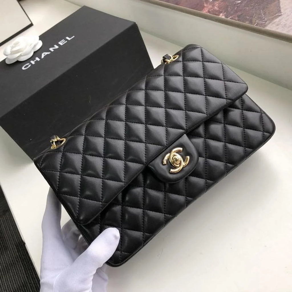 Black Handbag with Gold Toned Hardware U9100
