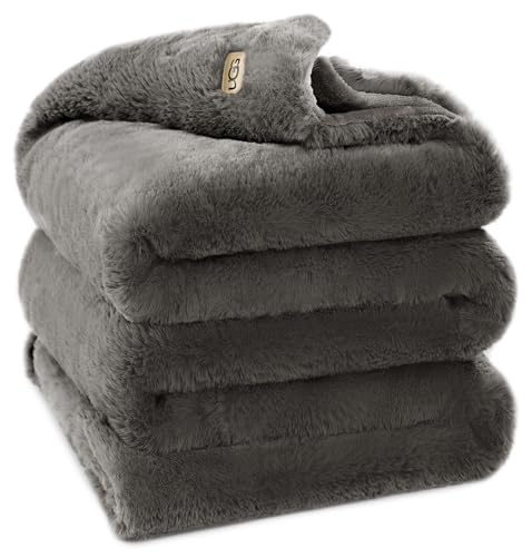 Charcoal Dark Grey 50-inch x 70-inch Faux Fur Throw Blanket B48413