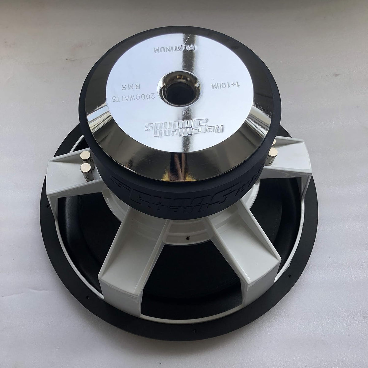 18" Subwoofer 2,000RMS H999530