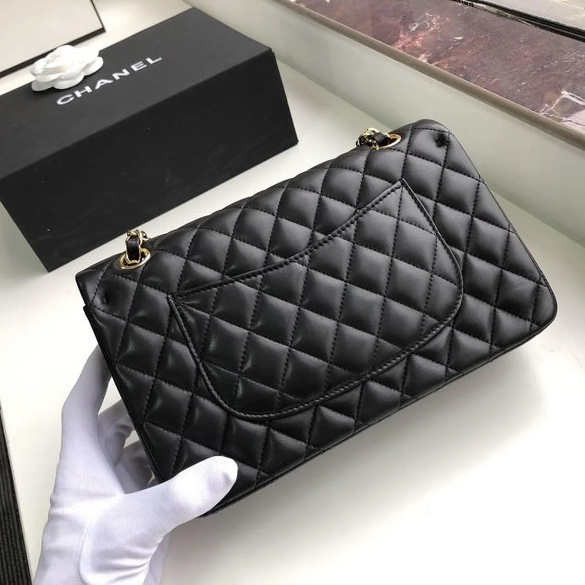 Black Handbag with Gold Toned Hardware U9100