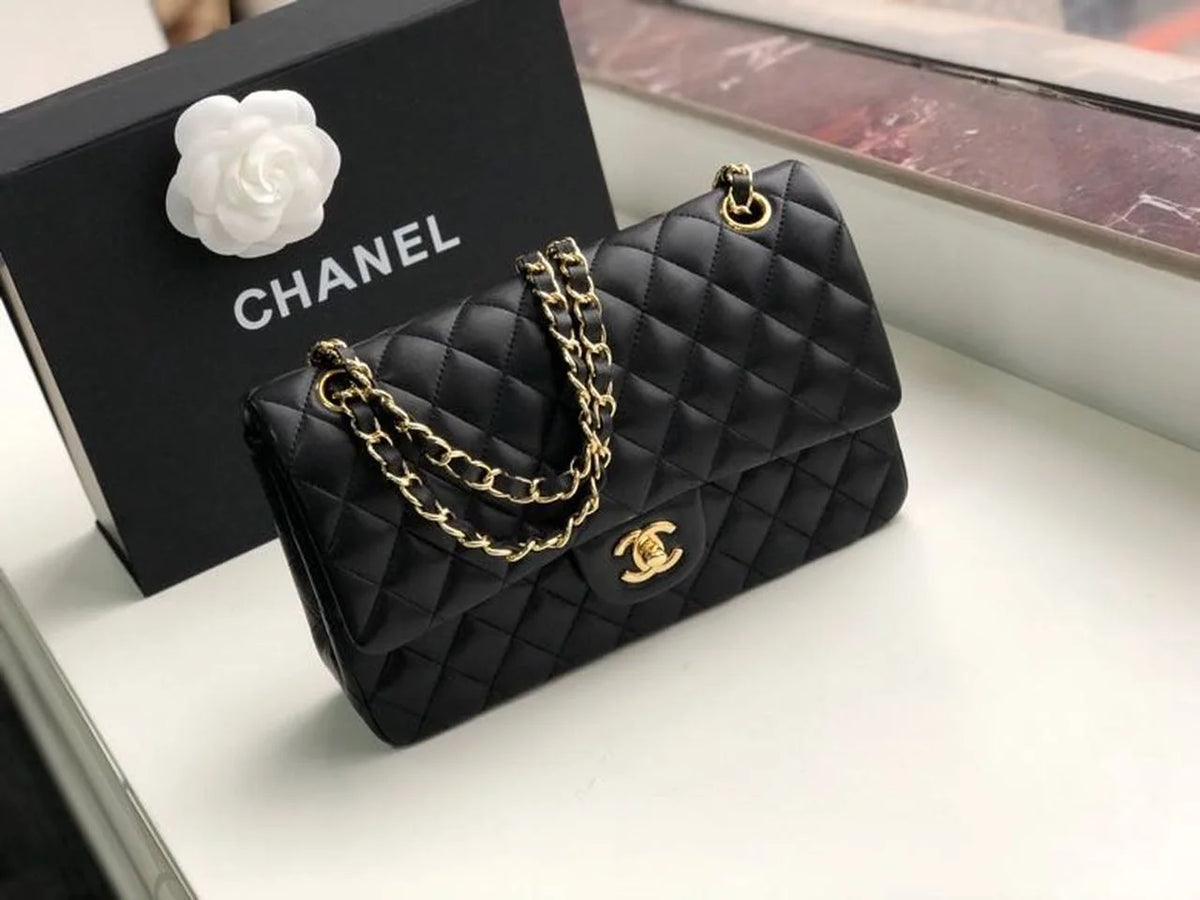 Black Handbag with Gold Toned Hardware U9100
