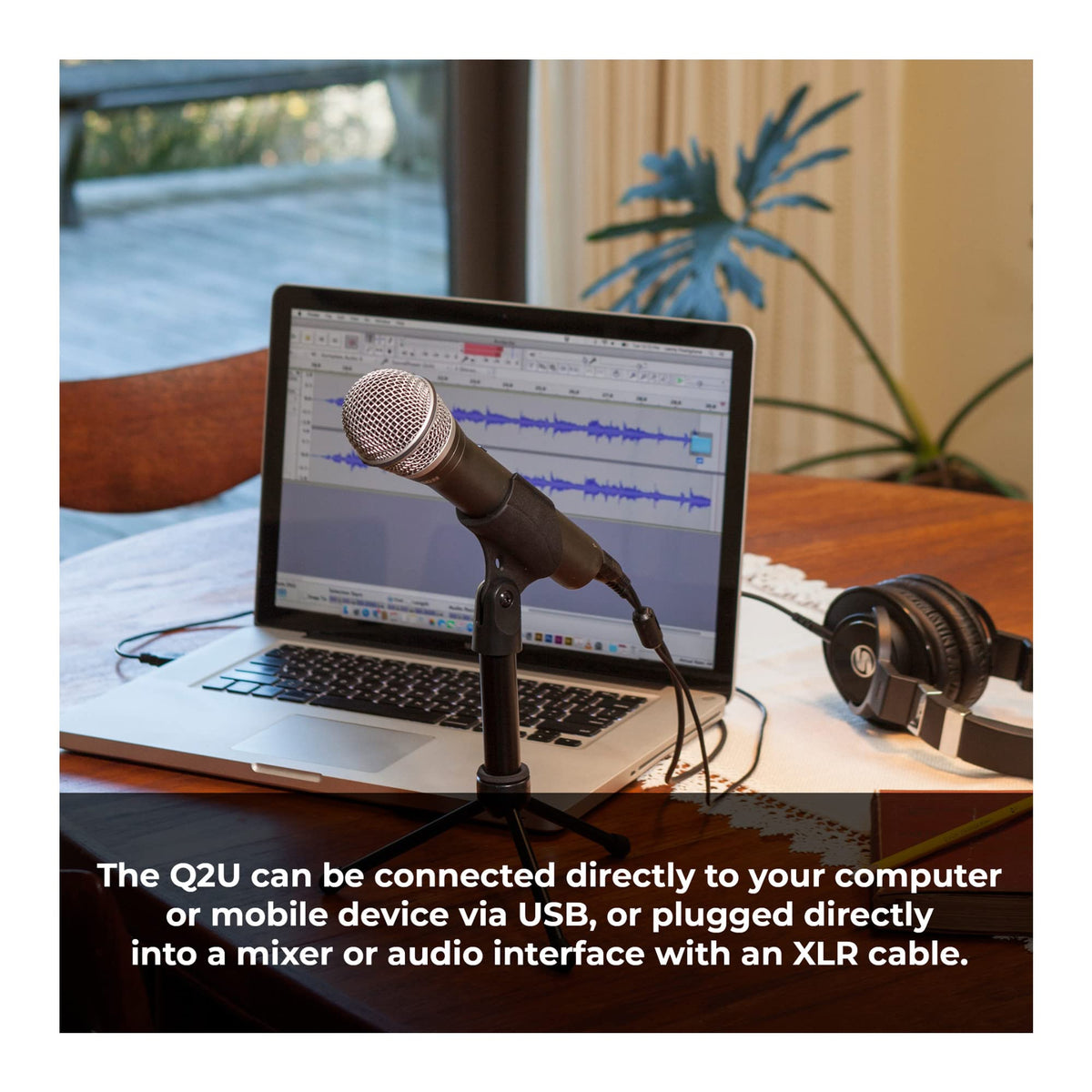 Black USB/XLR Dynamic Microphone Pack T670025