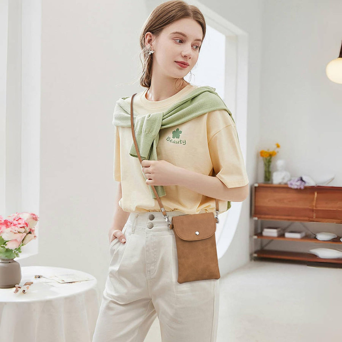 Small Leather Crossbody Bag with Adjustable Strap N175