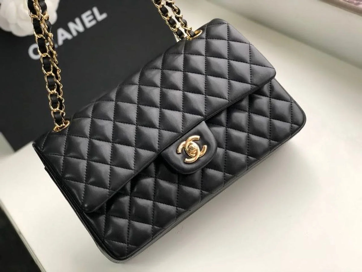 Black Handbag with Gold Toned Hardware U9100