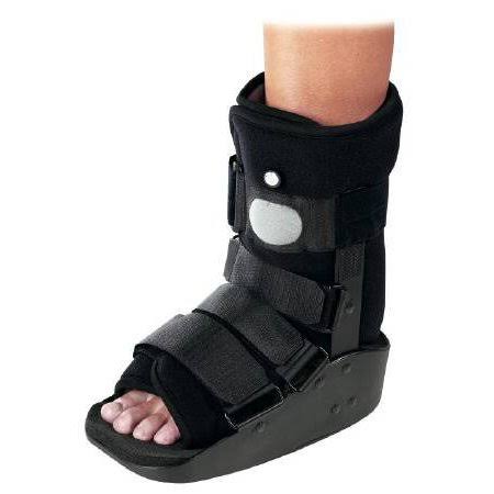 Medium Male Walker Boot Y361486