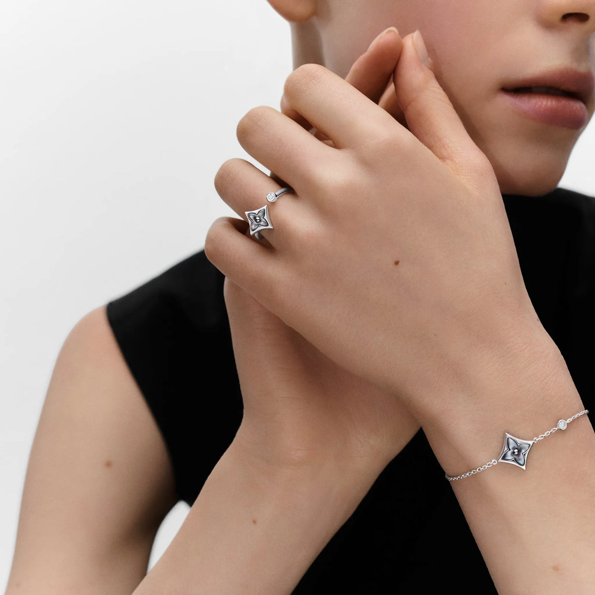 White Gold Diamond Ring W4531