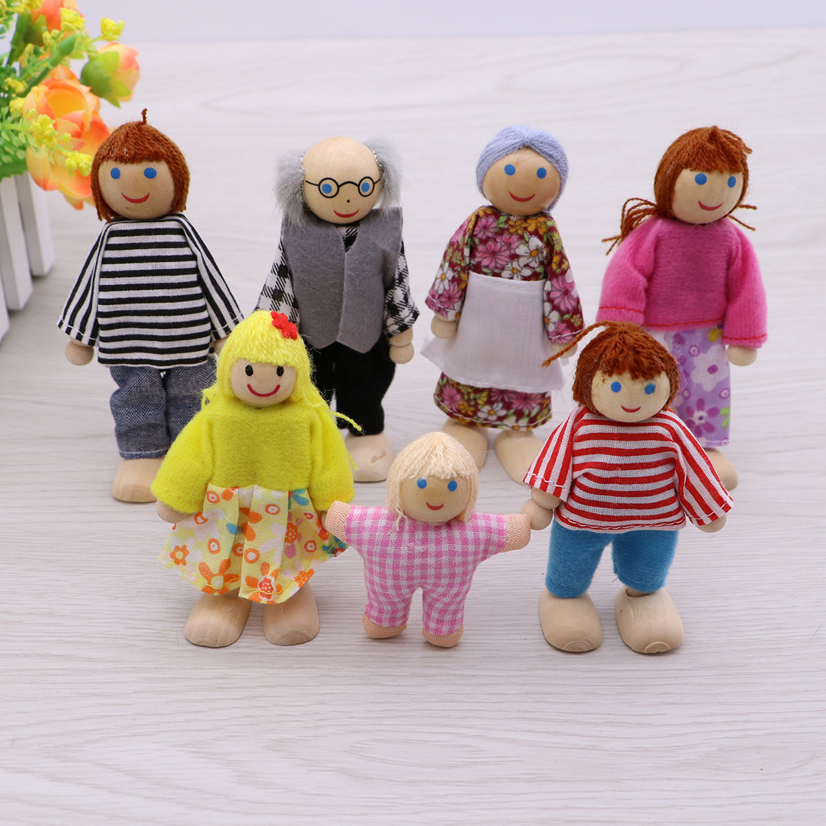 7pcs Wooden Dolls Pretend Play Set U2342