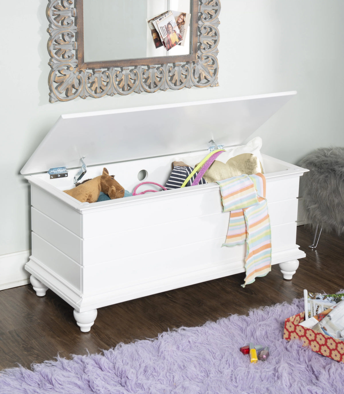 White Cedar Storage Chest A479564